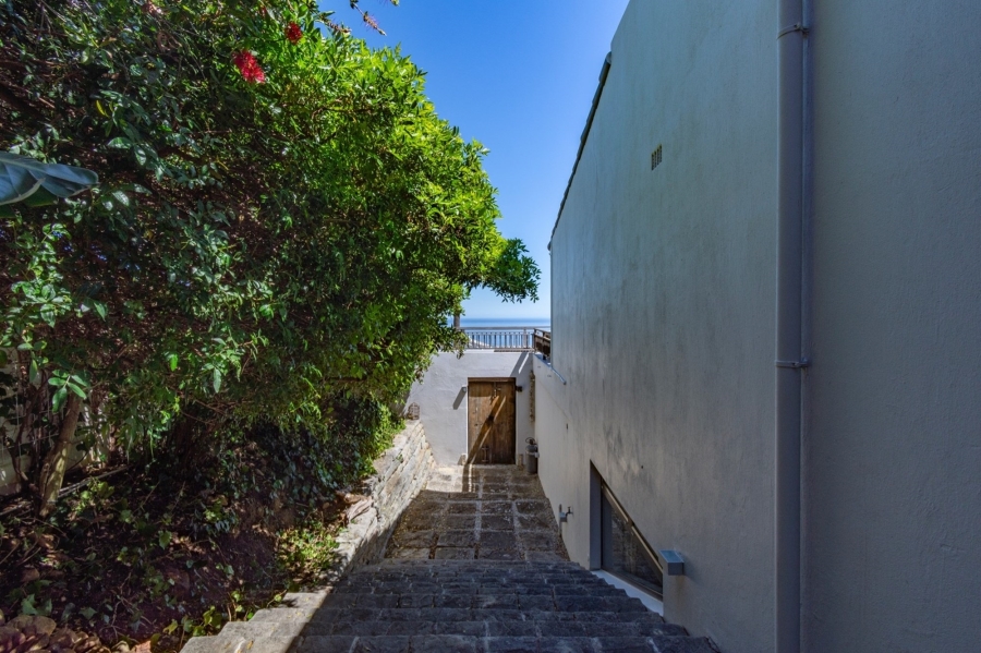 To Let 4 Bedroom Property for Rent in Bakoven Western Cape